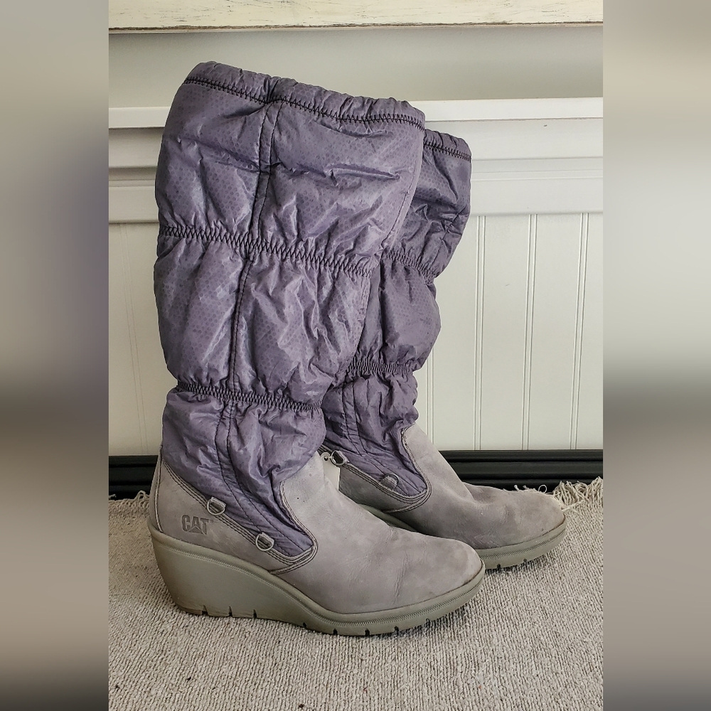 Caterpillpar CAT Insulated Boots Womens Sz 9 Wedge Heel Grey Leather And Quilted